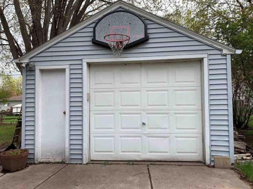 912 Lark St, Green Bay, WI 54303-4125