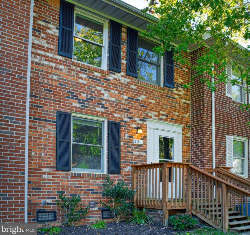 231 Farrell Ln, Fredericksburg VA  22401-4038 exterior
