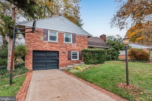 12 Clemson Dr, Camp Hill, PA 17011-7620
