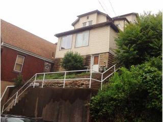 126 State St, Wall, PA 15148-1324