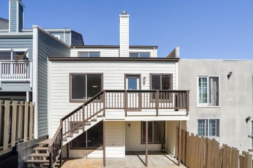 1063 Schwerin St, Daly City CA  94014-1622 exterior