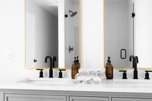 2300 Fair Oaks Dr, Austin TX 78745-2754 exterior