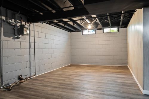 2708 69th St, Milwaukee WI  53219-2905 exterior