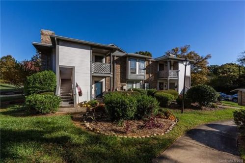 5874 Harris Grove Ln, Charlotte, NC 28212-8332