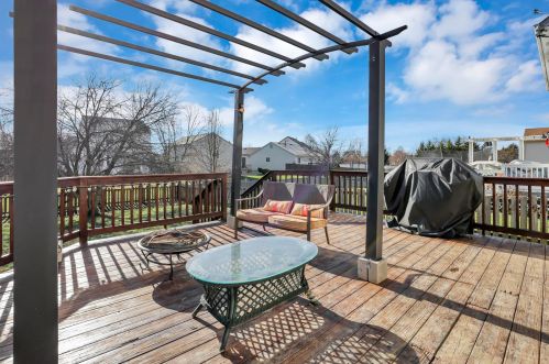 8119 Chapel Stone Rd, Blacklick OH  43004-9226 exterior