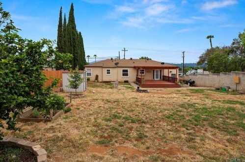 1380 Greenfield Dr, El Cajon CA 92021-3518 exterior