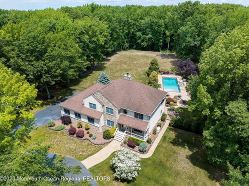 95 Station Rd, Morganville, NJ 07751-1150