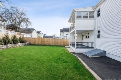 140 Frederick St, Stamford CT  06902-5242 exterior