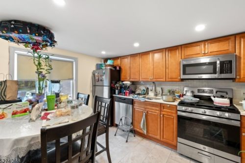 475 Preakness Ave, Paterson NJ  07502-2132 exterior