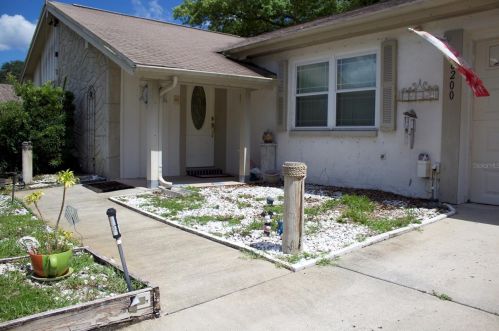 8200 Woodsong Row, Port Richey, FL 34667-2603