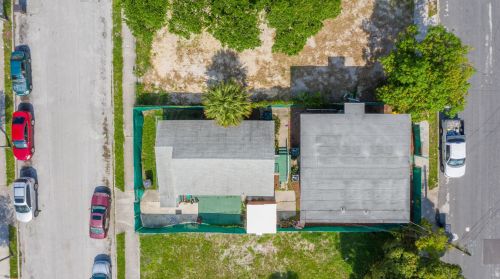 1013 State St, West Palm Beach, FL 33407-6227