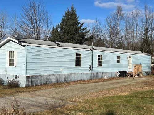 83 Dean Brook Dr, Northumberland, NH 03582-4306