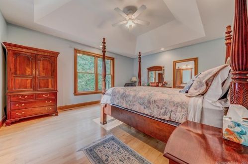 223 Castlewood Dr, Kensington CT  06037-2951 exterior