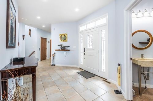163 Hillcrest Dr, Parsippany NJ  07834-1413 exterior