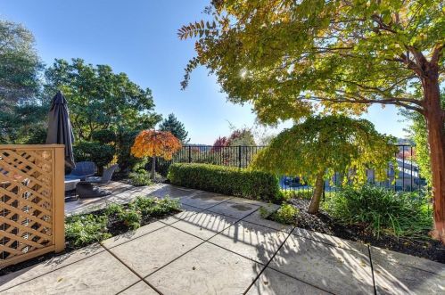 404 Syrah Ct, Folsom CA  95762-7715 exterior