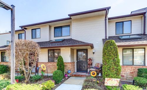 181 Laurel Ln, North Wantagh, NY 11793-2777