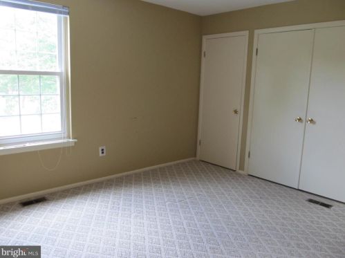 2053 Harbour Dr, Palmyra NJ 08065-1113 exterior