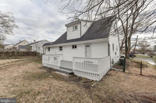 1102 Cumberland Ave, West Deptford NJ  08096-3041 exterior