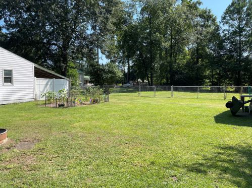 140 Oakland Dr, Kingstree SC  29556-1810 exterior