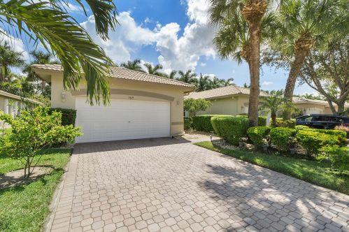 9819 Crescent View Dr, Boynton Beach, FL 33437-5924