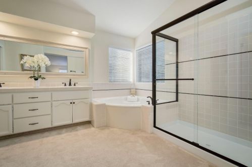 111 Burrill Dr, Folsom CA  95630-2270 exterior