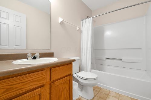 643 Keltonhurst Dr, Pataskala OH 43062-7363 exterior