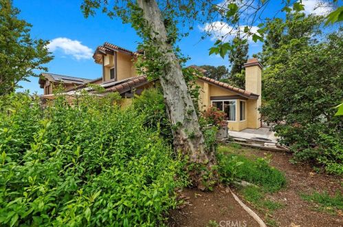 5807 Greens Dr, Riverside CA  92509-7327 exterior