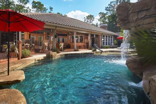 60 31st St, Naples, FL 34117-3100