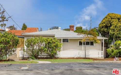 609 35th St, Manhattan Beach CA  90266-3427 exterior