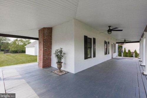 984 Lansdale Ave, Lansdale PA  19446-1620 exterior