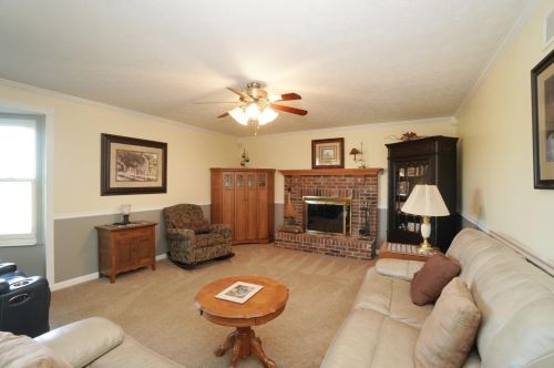 386 Schell Rd, Wilmington OH  45177-9037 exterior