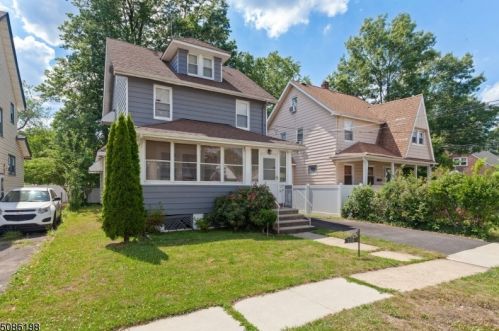 706 Drake Ave, Roselle, NJ 07203-2218