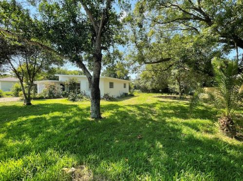 630 Orange St, Tarpon Springs, FL 34689-4222