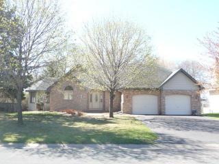 2400 Linwood Ct, Saint Paul, MN 55119-5853