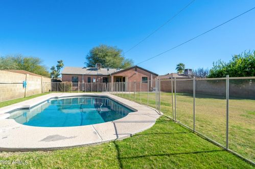 4220 16 Dr, Phoenix AZ  85015-1426 exterior