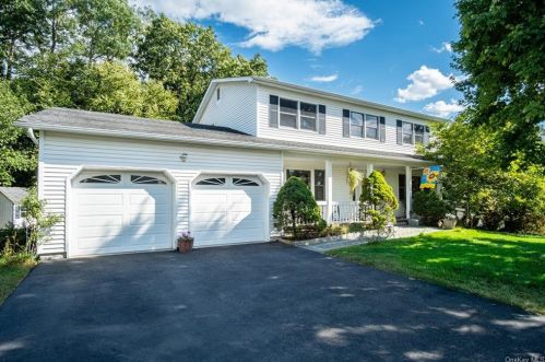 12 Donaldson Ln, Garnerville, NY 10923-1343