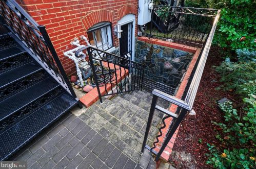 936 T St, Washington, DC 20001-4120