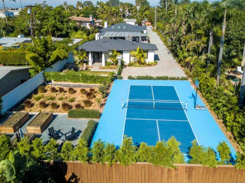 439 Fulvia St, Encinitas CA  92024-2145 exterior