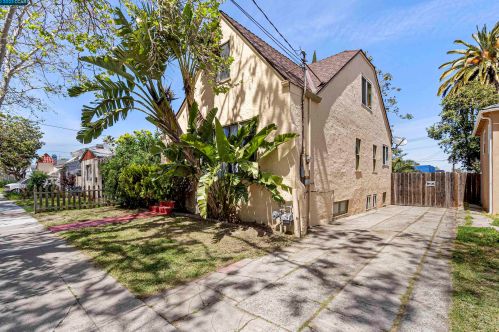 145 School St, West Pittsburg, CA 94565-3831