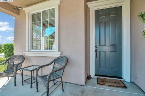 273 Hibiscus Way, Oakley, CA 94561-1750