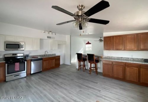9861 Marianne St, Tucson, AZ 85748-8141