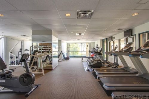 555 Front St, San Diego CA  92101-6700 exterior