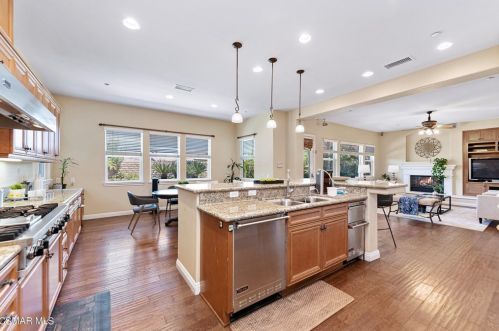 3824 Doheney Ct, Simi Valley CA  93063-0208 exterior