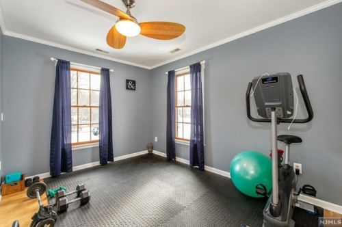 55 Demarest Ave, Oakland NJ  07436-2603 exterior