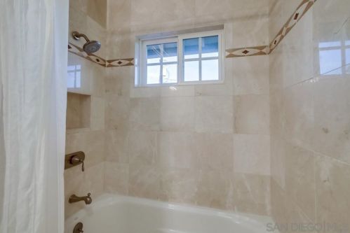 7060 Dennison St, San Diego CA 92122-2431 exterior