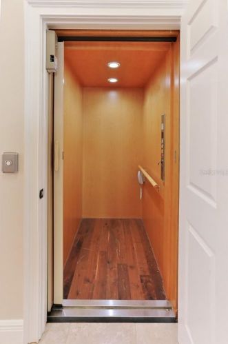 2641 Grand Lakeside Dr, Palm Harbor FL  34684-1028 exterior