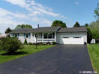 12 Cobra Dr, Henrietta, NY 14467-9512