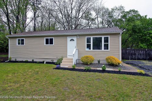 92 Solar Dr, Bricktown, NJ 08724-3911