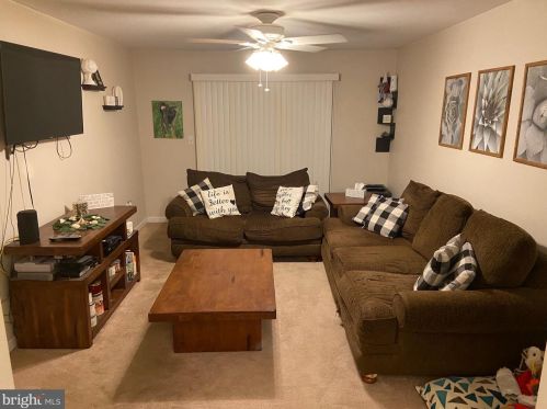 1311 Silver Ct, Trenton, NJ 08690-3525