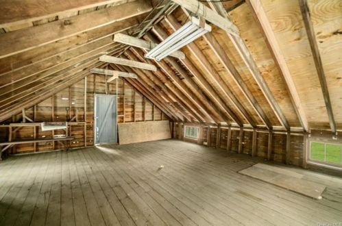 1025 Peekskill Hollow Rd, Tompkins Corners NY  10579-1715 exterior